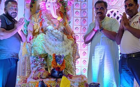 गांधी कॉलोनी स्थित सिद्धि विनायक मंदिर में श्री गणेश महोत्सव का शुभारंभ भव्यता और श्रद्धा के साथ किया गया। 30 अगस्त तक चलने वाले कार्यक्रम का उद्घाटन