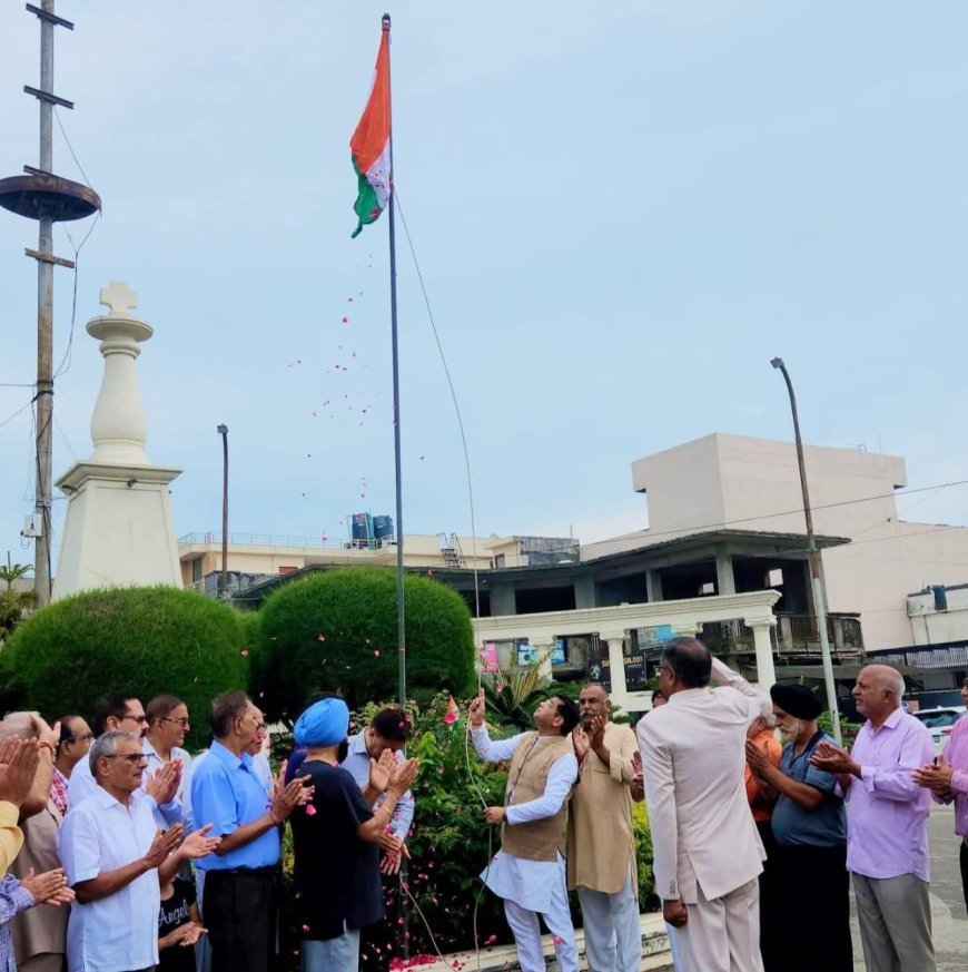 स्वतंत्रता दिवस के अवसर पर विधायक शिव अरोरा ने अनेको स्थान पर आयोजित कार्यक्रम मे शामिल होकर किया ध्वजारोहण*