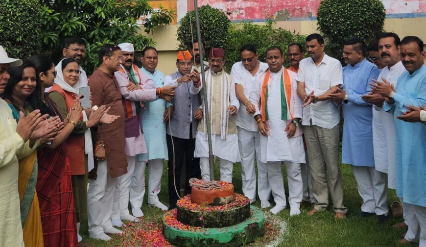 79 वे स्वतंत्रता दिवस पर  जिला अध्यक्ष कमल जिंदल ने भाजपा जिला कार्यालय पर किया ध्वजारोहण*