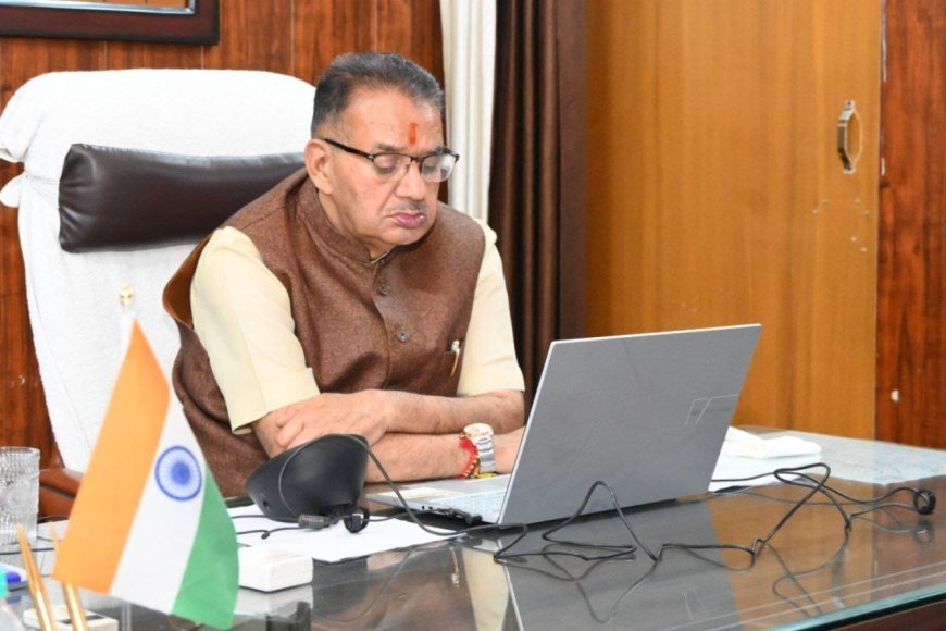 केंद्रीय कृषि मंत्री शिवराज सिंह चौहान की अध्यक्षता में वर्चुअल बैठक में प्रतिभाग करते प्रदेश के कृषि मंत्री गणेश जोशी।