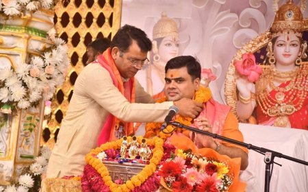 श्रीरामकथा के समापन दिन कथा मे शामिल हुऐ विधायक शिव अरोरा ने व्यास पीठ का लिया आशीर्वाद*