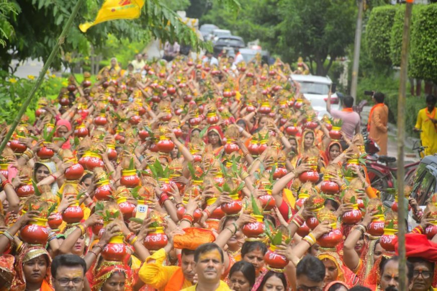 कल से नवरंग वाटिका मे शुरू होने वाली श्रीरामकथा के पूर्व निकाली गई भव्य कलश यात्रा मे शामिल हुऐ विधायक शिव अरोरा*