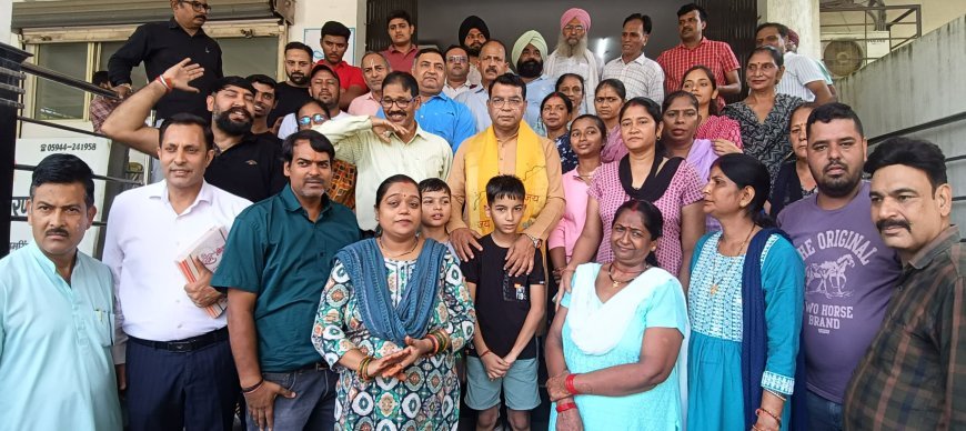 विधायक शिव अरोरा के मजबूत प्रयासों से श्री श्याम होम्स कॉलोनी के 8 परिवारों के चेहरे पर लोटी मुस्कान, अब नही टूटेंगे आशियाने!*