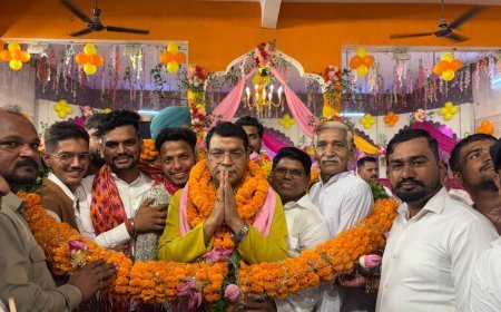 महर्षि वाल्मीकि भगवान के प्रकट उत्सव पर आयोजित शोभायात्रा में शामिल हुए विधायक शिव अरोड़ा ने फीता काटकर किया शोभायात्रा का शुभारम्भ*