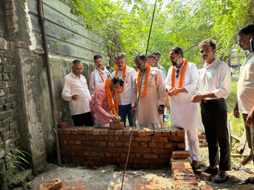 विधायक शिव अरोरा ने खेड़ा संतोषी माता मन्दिर के पास विधायकनिधि से ट्रांसफार्मर शिफ्टिंग के कार्य का नारियल फोड़कर  शुभारम्भ किया*