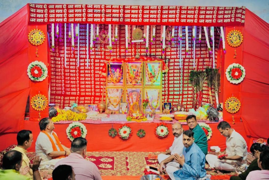 श्री नीलकंठ धाम में माता की चौकी, भक्ति में डूबे श्रद्धालु