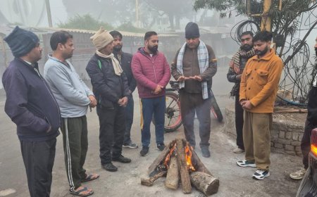 महापौर ने मॉर्निंग वॉक के बाद शहर में अलाव की व्यवस्था का लिया जायजा