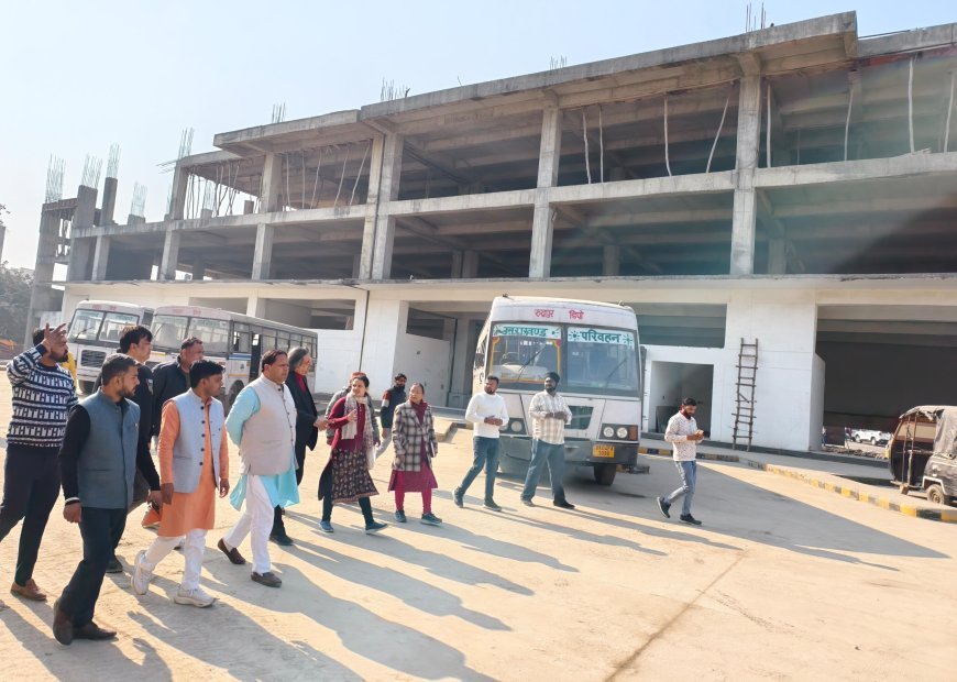 महापौर ने निर्माणाधीन बस टर्मिनल का किया निरीक्षण