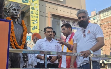 अनावरण से पूर्व कांग्रेस नेता ने किया शहीद भगत सिंह का अपमान, विधायक शिव अरोरा का चढ़ा पारा बोले होंगी सख्त कार्यवाही मुकदमा