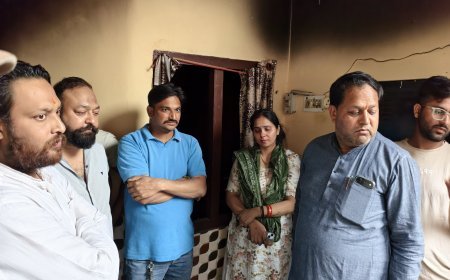 अग्निकाण्ड पीड़ित परिवार को मेयर ने दिया मदद का भरोसा
