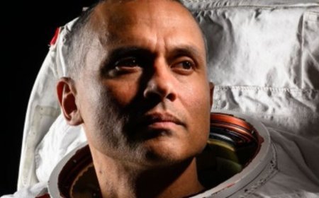भास्कर अपडेट्स:भारतीय मूल के NASA अंतरिक्ष यात्री अनिल मेनन इंटरनेशनल स्पेस स्टेशन पहुंचे