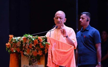 शिक्षा में राजनीति का कोई स्थान नहीं : सीएम योगी